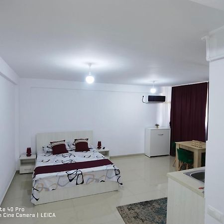 Garsoniera De La Mare Apartment มันกาเลีย ภายนอก รูปภาพ