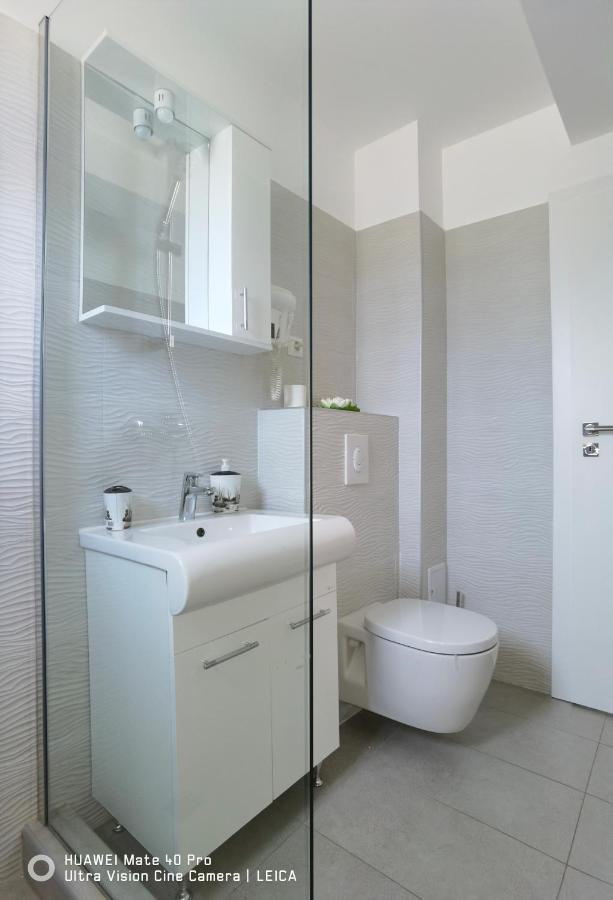 Garsoniera De La Mare Apartment มันกาเลีย ภายนอก รูปภาพ